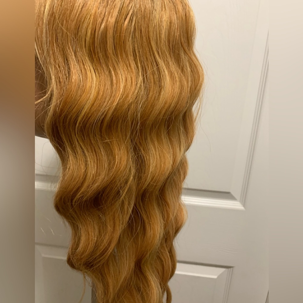Wig - Picture 5 of 5